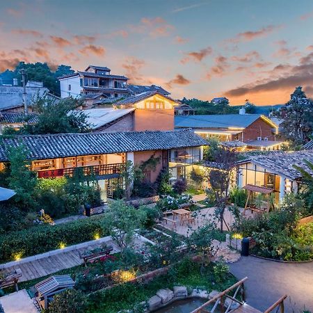 Yan Qi Si He Homestay Куньмин Экстерьер фото