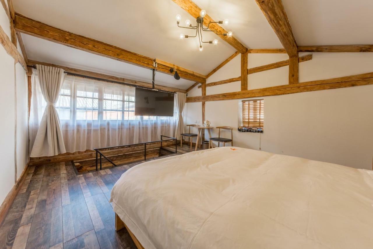 Yan Qi Si He Homestay Куньмин Экстерьер фото