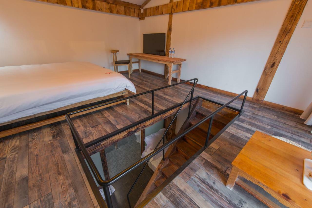 Yan Qi Si He Homestay Куньмин Экстерьер фото